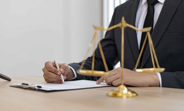 Quels sont les différents services juridiques proposés par les cabinets d'avocats parisien ?